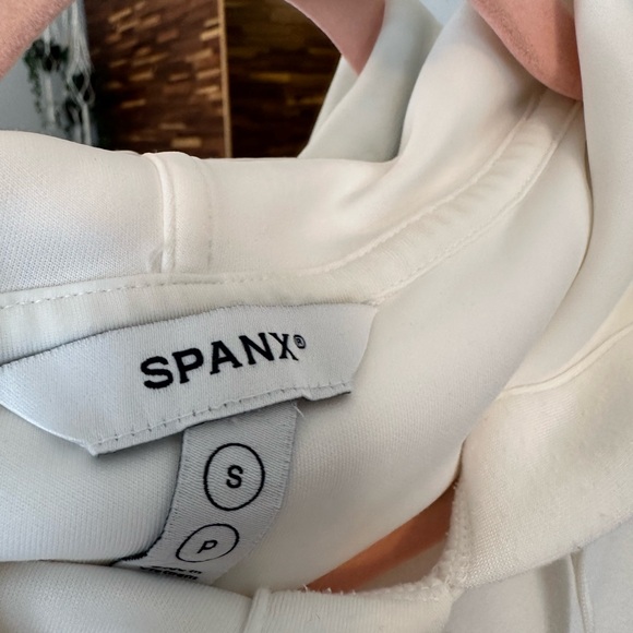 GUC🤍Spanx AirEssentials Cinched Hoodie Small Powder - Picture 4 of 10